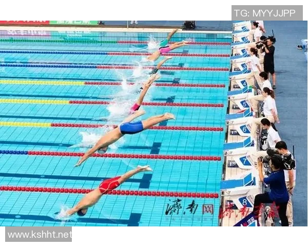 《游泳健身：全面提升体能与健康的科学方法与训练技巧》