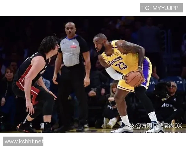 活塞与步行者激战四月二日NBA赛场精彩对决引发球迷热议 活塞与步行者激战四月二日NBA赛场精彩对决引发球迷热议